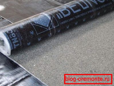Self-adhesive coating for flat roofs