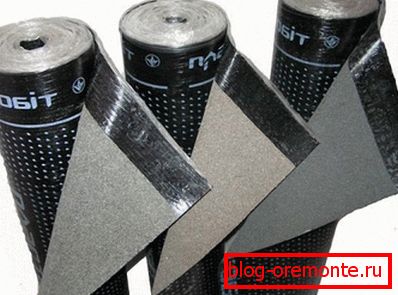 Ruberoid with self-adhesive layer