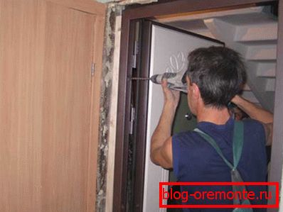 Strengthening the door frame