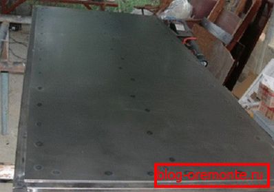 Rust cleaning door