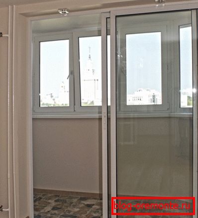 Sliding balcony door