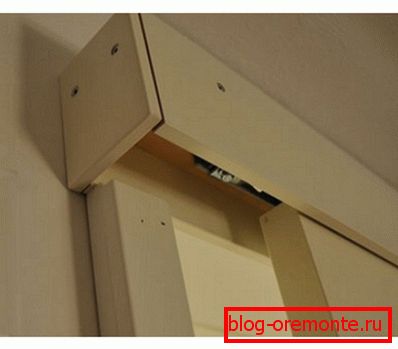 Installation of a decorative box