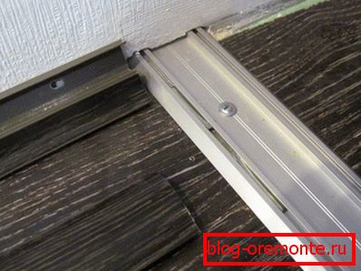 Mounting the bottom rail