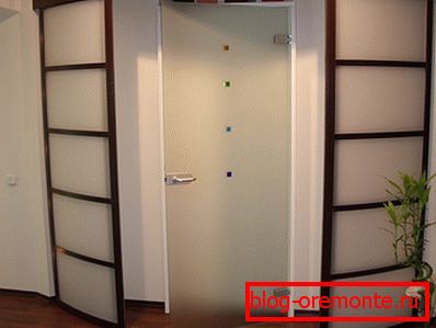 Radial sliding door