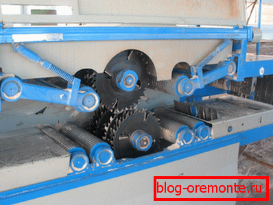 Machine for cutting lumber and wood sheets (gang saw)