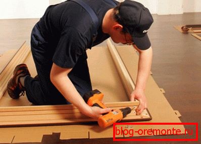 Collecting door frame