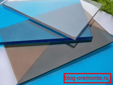 Monolithic polycarbonate