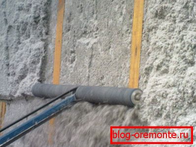 Warming of a mansard roof ecowool