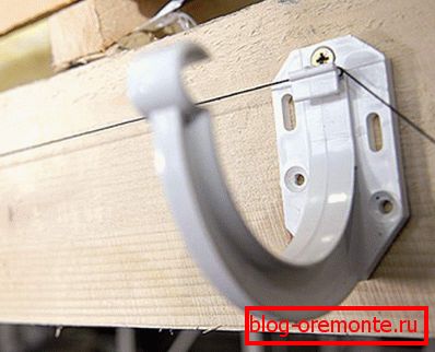 Cord for marking gutter slope