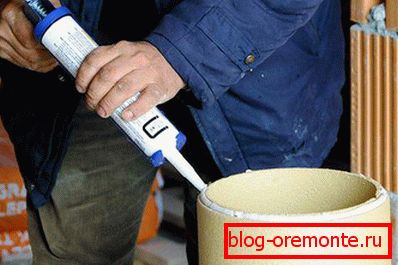 The connection of the elements of the ceramic chimney sealant
