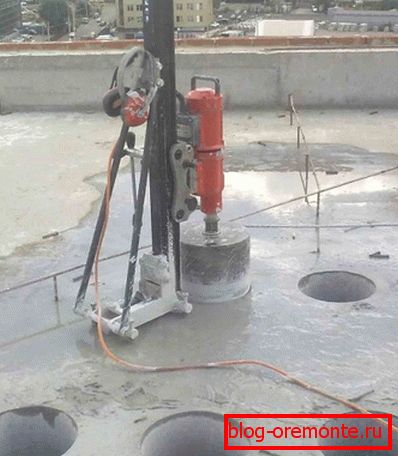 The unit for creating large openings is used quite rarely, since it is much easier to foresee the creation of such elements during pouring than to use expensive equipment The unit for creating large openings is used quite rarely, since it is much easier to foresee the creation of such elements during pouring than to use expensive equipment