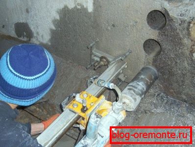 Diamond drilling holes in concrete with special tools