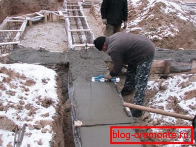 Concrete with antifreeze additives quality hardens even in sub-zero temperatures. Concrete with antifreeze additives quality hardens even in sub-zero temperatures.