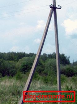 Concrete supports for poles of overhead electrical lines Concrete supports for poles of overhead electrical lines