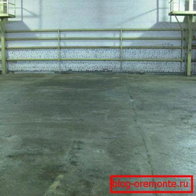 Concrete floor is treated with dedusting impregnation. Concrete floor is treated with dedusting impregnation.
