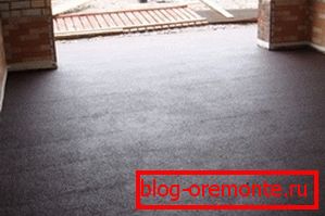 Concrete floor in the garage