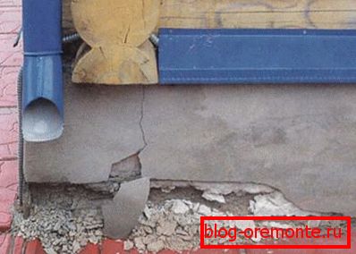 The concrete basement is destroyed by water crystallization. The concrete basement is destroyed by water crystallization.