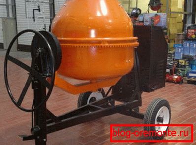 Concrete mixer with a volume of 200 liters Concrete mixer with a volume of 200 liters