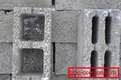 Expanded clay blocks are a modern building material with a thermal insulation effect.