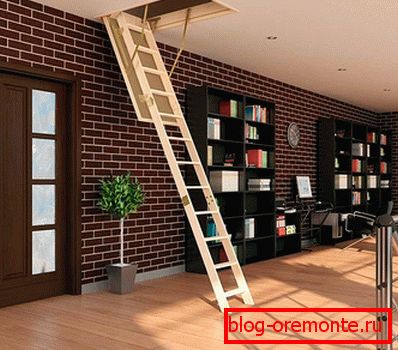Attic staircase with hatch
