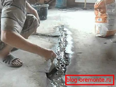 The defective area is expanded and filled with repair solution. The defective area is expanded and filled with repair solution.