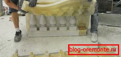 Silicone containers are shown to create concrete balusters. Silicone containers are shown to create concrete balusters.