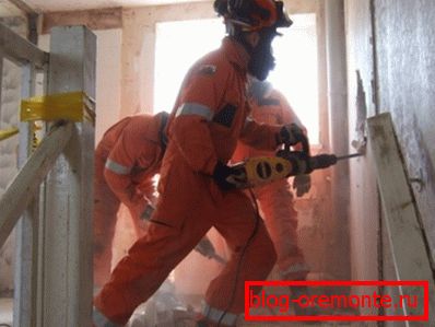 The dismantling of the partition is carried out by a professional team. The dismantling of the partition is carried out by a professional team.