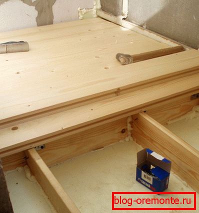 Wooden floor on the loggia