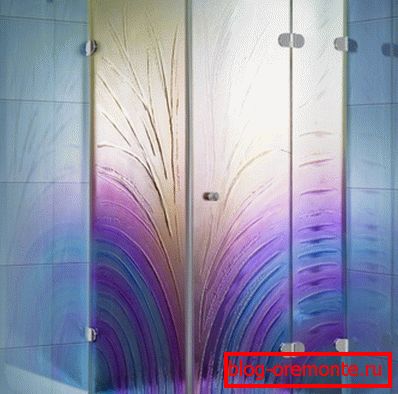 Doors for a shower cabin with a stained glass list on glass manufacture of glass doors