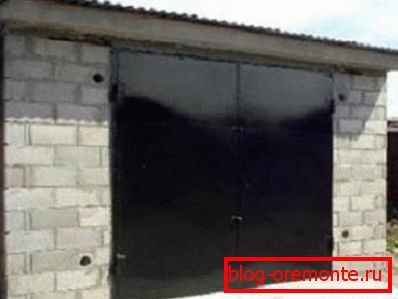 For small buildings or outbuildings, it is best to use sloping roofs, since in this situation they are most efficient and economical. For small buildings or outbuildings, it is best to use sloping roofs, since in this situation they are most efficient and economical.