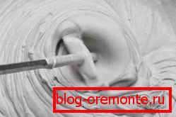 To preserve the vapor permeability of the surface using plaster with plaster To preserve the vapor permeability of the surface using plaster with plaster