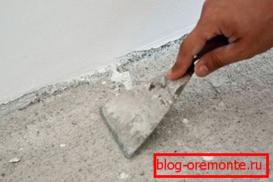 To level the base, use a self-leveling mixture.