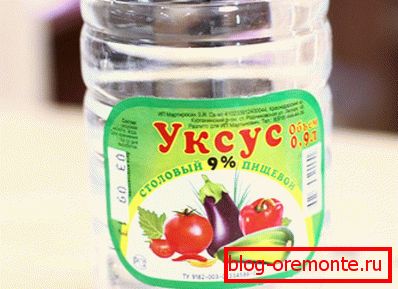 Add vinegar to the water