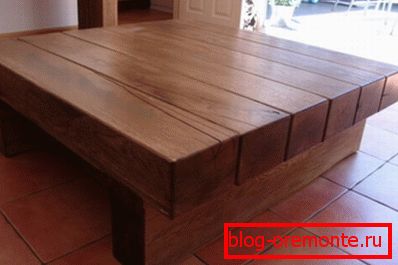 The high cost of oak pays off its durability. The table in the photo will surely find the great-grandchildren of its creator. The high cost of oak pays off its durability. The table in the photo will surely find the great-grandchildren of its creator.