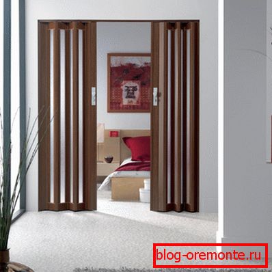 The door-accordion in the home interior The door-accordion in the home interior