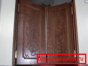 Swinging doors interior doors