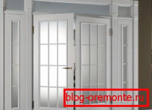 Doors with swinging glass panes