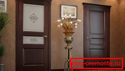 Doors with three panels Doors with three panels