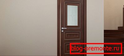 Door leaf with visually highlighted grooves Door leaf with visually highlighted grooves
