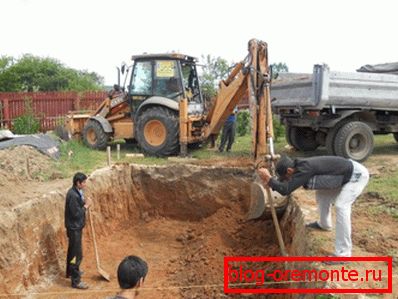 Excavator can not make a perfectly flat pit, so you still need manual labor