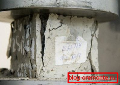 Experimental determination of the compressive strength of the sample Experimental determination of the compressive strength of the sample