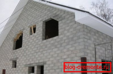 Aesthetic facade of the house of foam concrete blocks