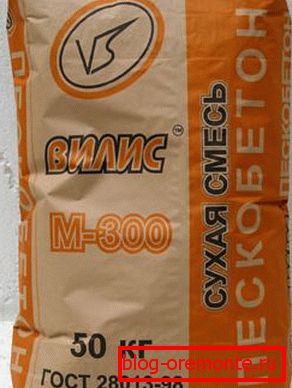 In fact, this mixture is a combination of sand and concrete, but only of high quality and in the right proportions. In fact, this mixture is a combination of sand and concrete, but only of high quality and in the right proportions.