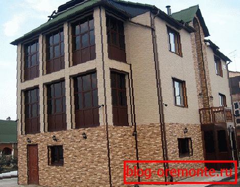 Imitation of brick and stone