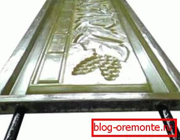 Form for casting sections of the fence. Form for casting sections of the fence.