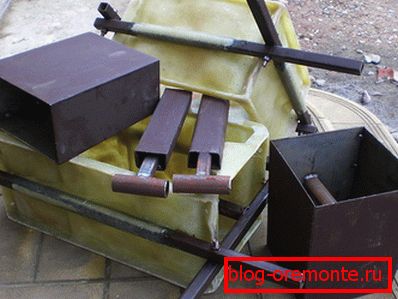 Forms for the manufacture of concrete blocks Forms for the manufacture of concrete blocks