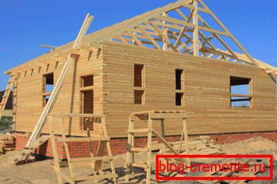 Photo - the construction of walls of timber. Photo - the construction of walls of timber.