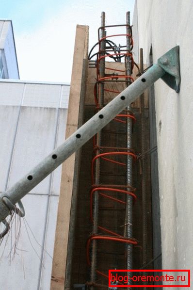 Photo of the heating cable in the formwork Photo of the heating cable in the formwork