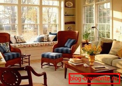 Photos of the interior with natural light. Photos of the interior with natural light.