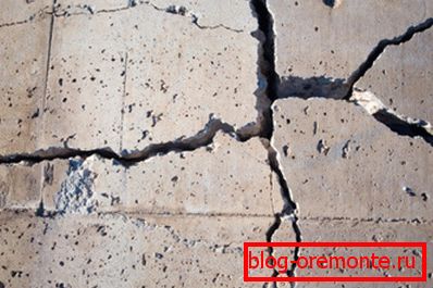 Photo of the damaged surface Photo of the damaged surface